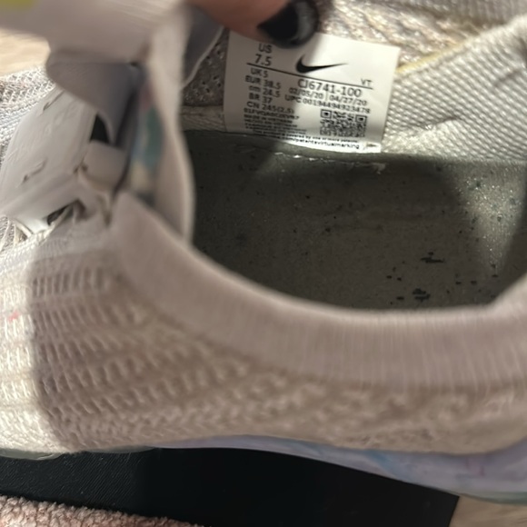 Nike Vapormax sneakers size 7.5 Women’s - Picture 9 of 13